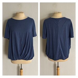 ❤️$5 Emery Rose tee